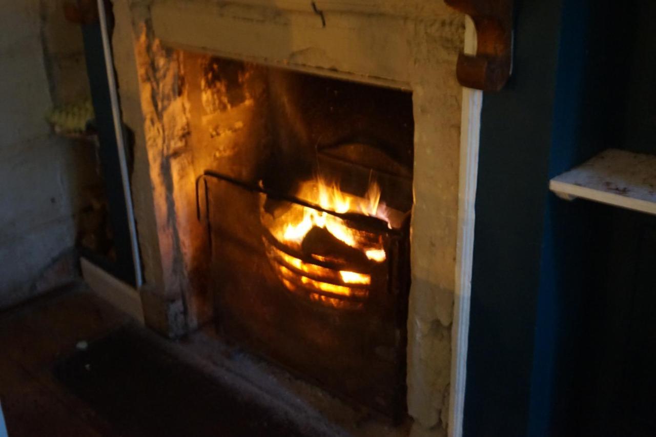 The Barge Inn Bradford-On-Avon Exteriér fotografie